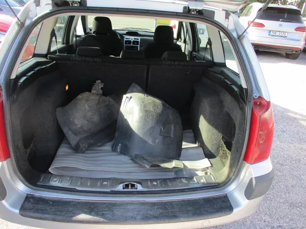 Peugeot 307 combi 2,0 HDi - foto 9