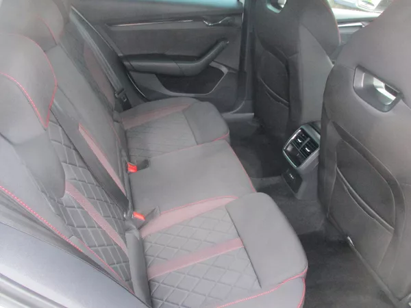 Škoda Octavia combi IV 2,0 RS - foto 9