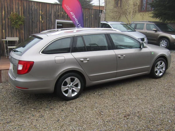 Škoda Superb 1.6 TDI 77kW - foto 10