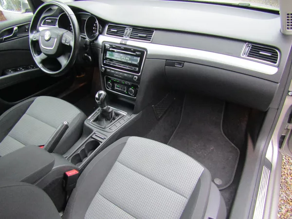 Škoda Superb 1.6 TDI 77kW - foto 14