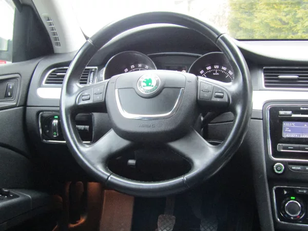 Škoda Superb 1.6 TDI 77kW - foto 16