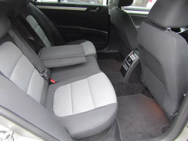 Škoda Superb 1.6 TDI 77kW - foto 29