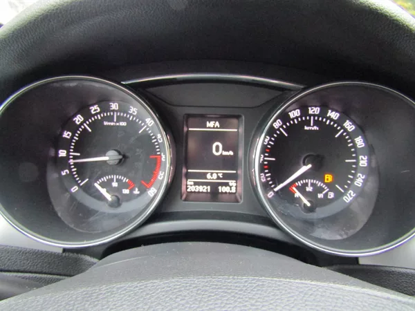 Škoda Superb 1.6 TDI 77kW - foto 32