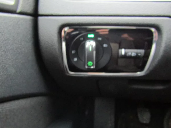 Škoda Superb 1.6 TDI 77kW - foto 34