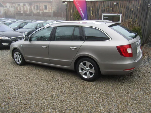Škoda Superb 1.6 TDI 77kW - foto 4