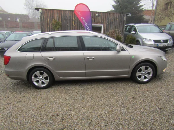 Škoda Superb 1.6 TDI 77kW - foto 9