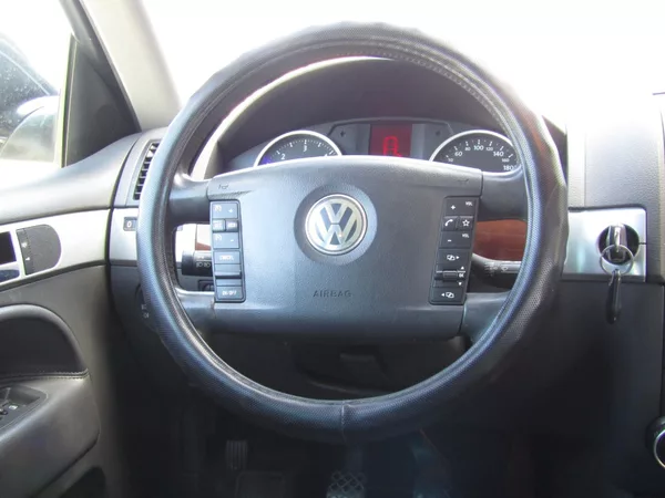 Volkswagen Touareg 2.5 TDI 128kW - foto 15