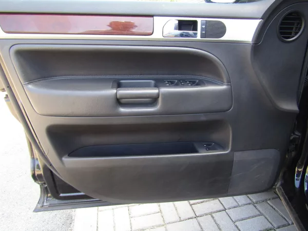 Volkswagen Touareg 2.5 TDI 128kW - foto 17