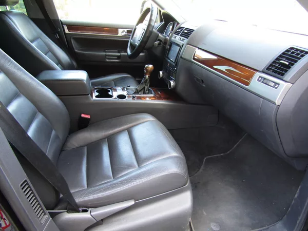Volkswagen Touareg 2.5 TDI 128kW - foto 26