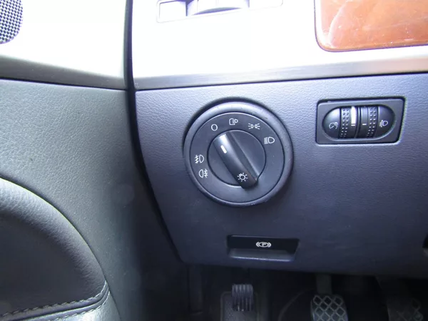 Volkswagen Touareg 2.5 TDI 128kW - foto 29