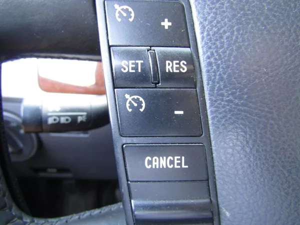 Volkswagen Touareg 2.5 TDI 128kW - foto 30