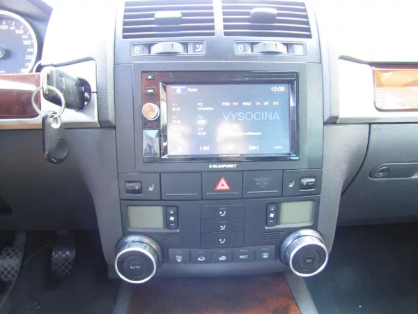 Volkswagen Touareg 2.5 TDI 128kW - foto 31