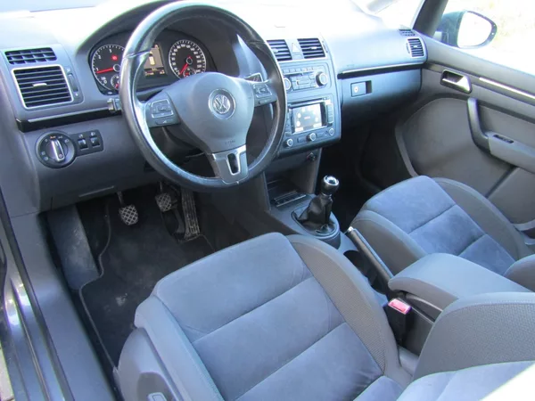 Volkswagen Touran 1.6 TDI 77kW ROZVODY - foto 13