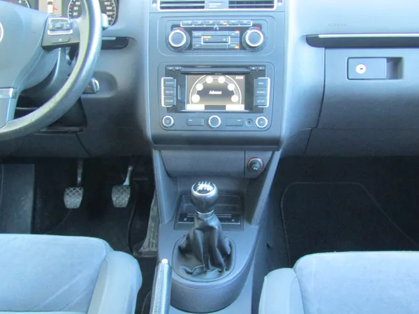 Volkswagen Touran 1.6 TDI 77kW ROZVODY - foto 17
