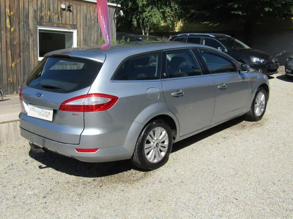 Ford Mondeo 2.0 TDCi GHIA 1.MAJITEL - foto 11