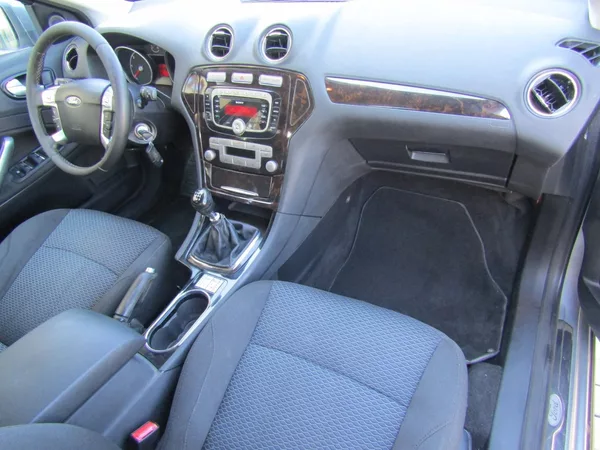 Ford Mondeo 2.0 TDCi GHIA 1.MAJITEL - foto 14