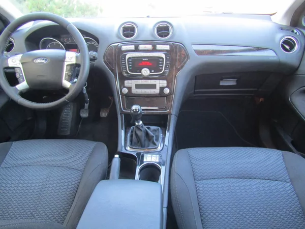 Ford Mondeo 2.0 TDCi GHIA 1.MAJITEL - foto 15