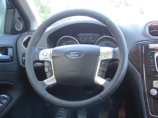 Ford Mondeo 2.0 TDCi GHIA 1.MAJITEL - foto 16