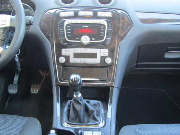 Ford Mondeo 2.0 TDCi GHIA 1.MAJITEL - foto 17