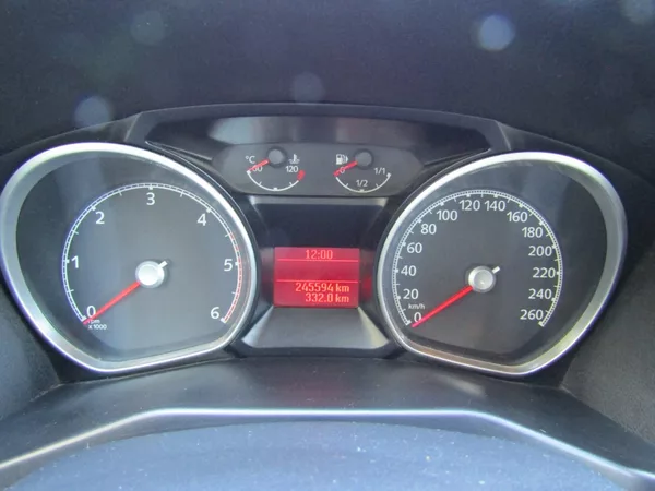 Ford Mondeo 2.0 TDCi GHIA 1.MAJITEL - foto 29