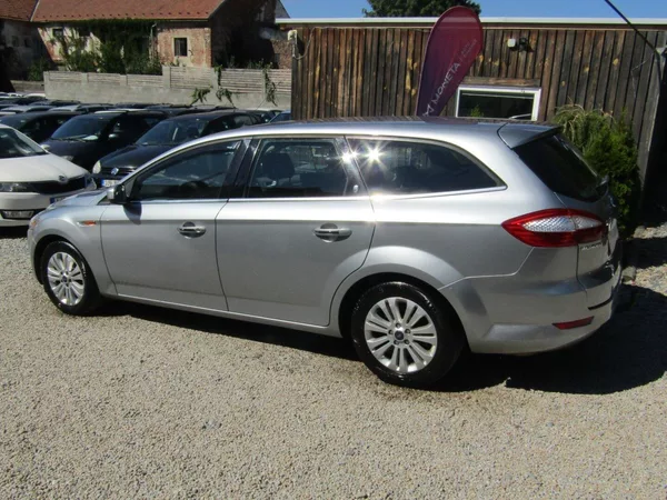 Ford Mondeo 2.0 TDCi GHIA 1.MAJITEL - foto 4