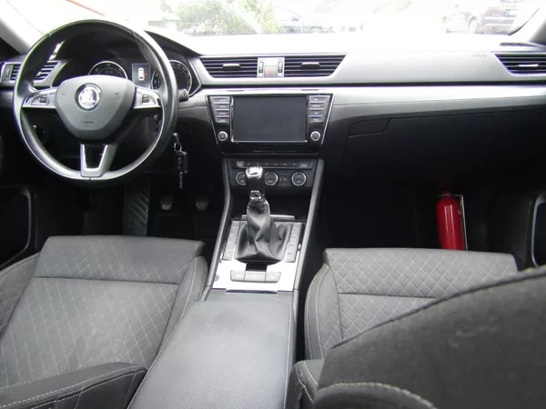 Škoda Superb 1.6 TDI 88kW - foto 16