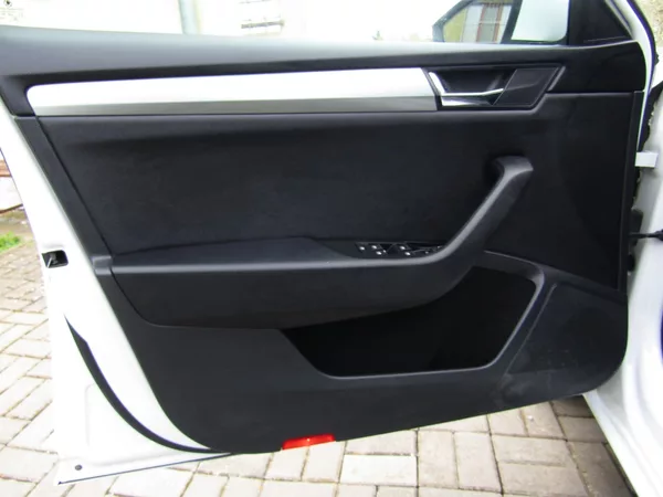 Škoda Superb 1.6 TDI 88kW - foto 19