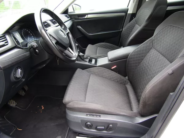 Škoda Superb 1.6 TDI 88kW - foto 20