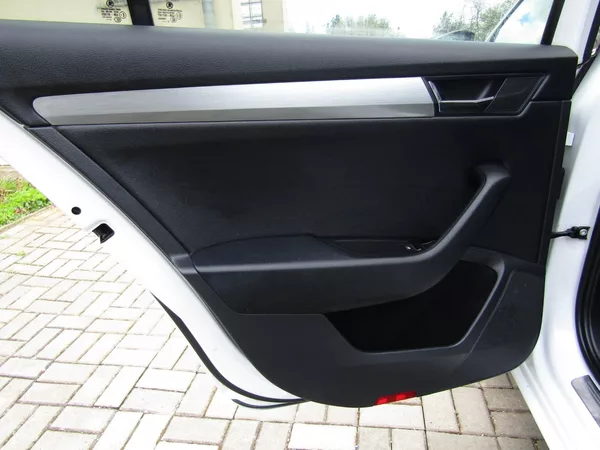 Škoda Superb 1.6 TDI 88kW - foto 22