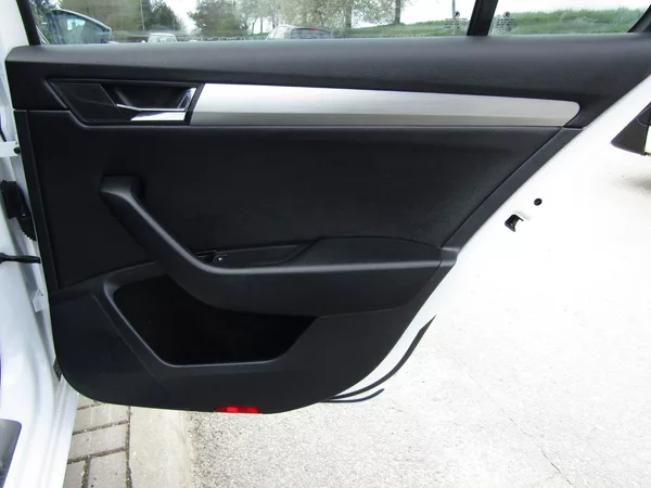 Škoda Superb 1.6 TDI 88kW - foto 25