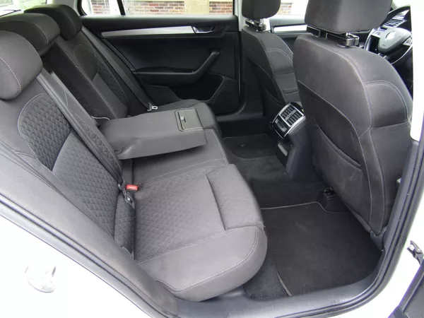 Škoda Superb 1.6 TDI 88kW - foto 26