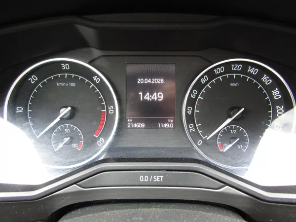 Škoda Superb 1.6 TDI 88kW - foto 29