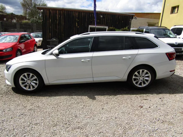 Škoda Superb 1.6 TDI 88kW - foto 3