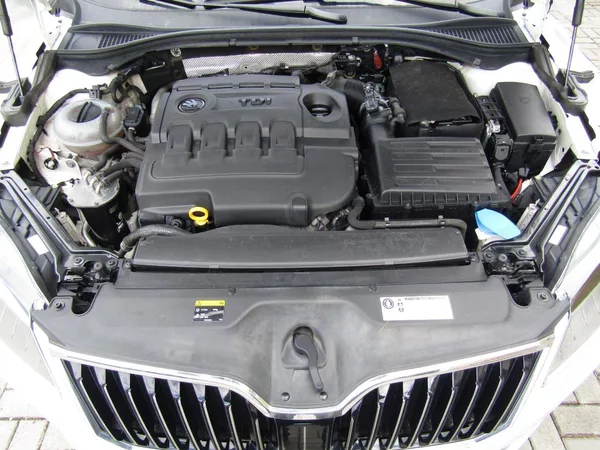 Škoda Superb 1.6 TDI 88kW - foto 38