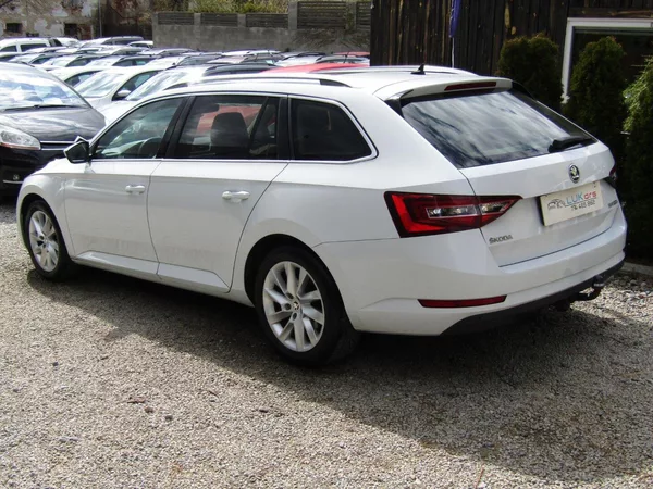 Škoda Superb 1.6 TDI 88kW - foto 5