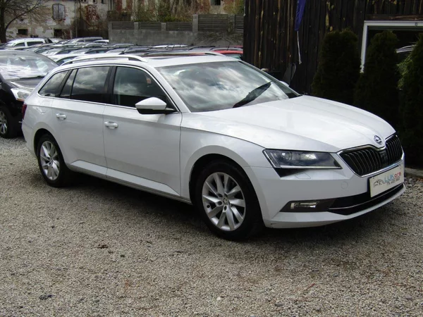 Škoda Superb 1.6 TDI 88kW - foto 7