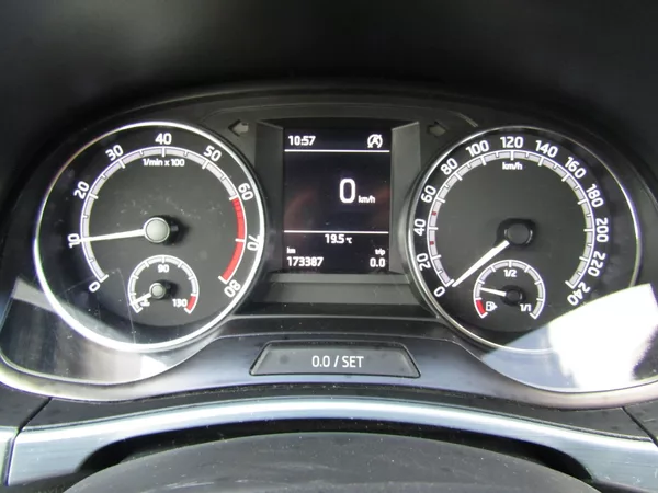 Škoda Fabia 1.0 MPI 55kW TOP QUALITY - foto 29