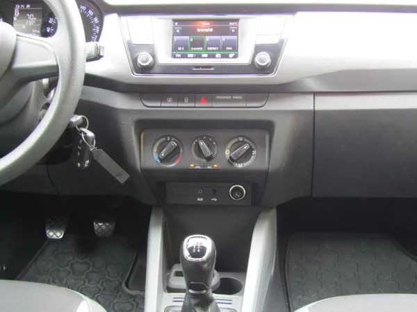 Škoda Fabia 1.2 TSI 66kW ZIMNÍ+LETNÍ PNEU - foto 17