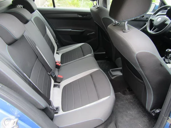 Škoda Fabia 1.2 TSI 66kW ZIMNÍ+LETNÍ PNEU - foto 24