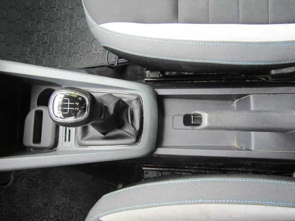 Škoda Fabia 1.2 TSI 66kW ZIMNÍ+LETNÍ PNEU - foto 34