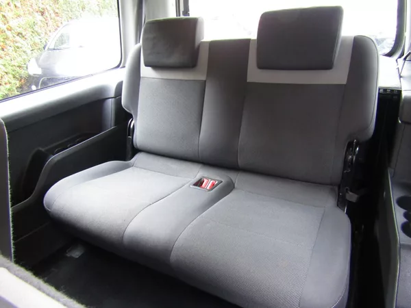 Volkswagen Caddy 1.6 TDI 75kW 7 MÍST - foto 21