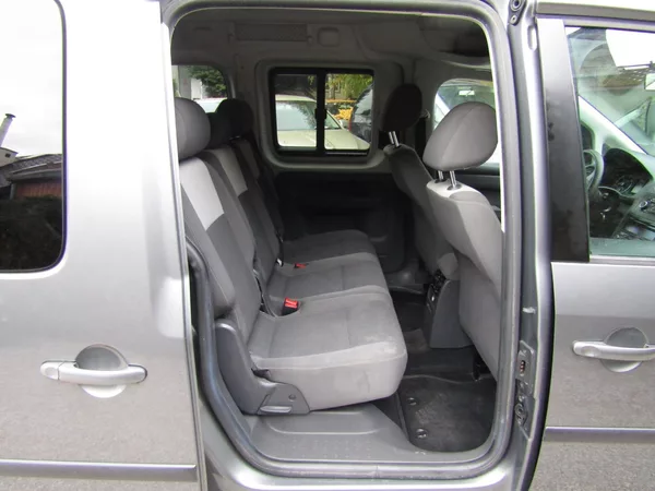 Volkswagen Caddy 1.6 TDI 75kW 7 MÍST - foto 24