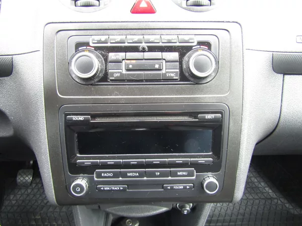 Volkswagen Caddy 1.6 TDI 75kW 7 MÍST - foto 31