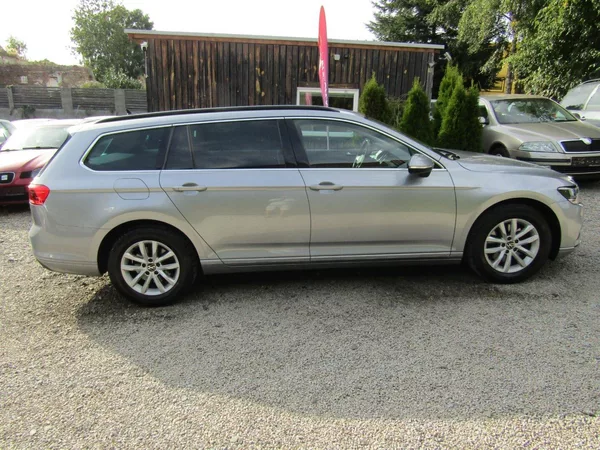 Volkswagen Passat 2.0 TDI 110kW DSG ACC - foto 9