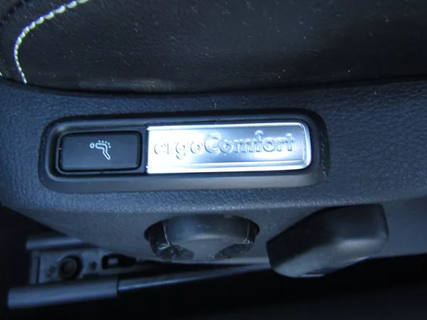 Volkswagen Passat 2.0 TDI DSG 147kW MATRIX - foto 22