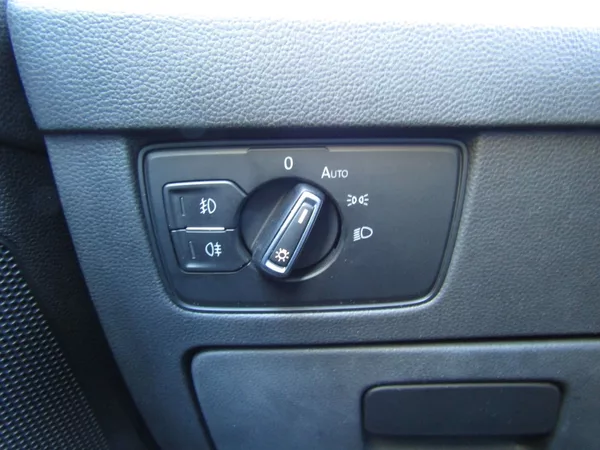 Volkswagen Passat 2.0 TDI DSG 147kW MATRIX - foto 33