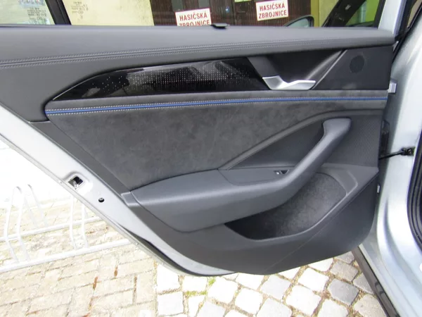 Volkswagen Passat 2.0 TDI 110kW DSG R-Line - foto 23