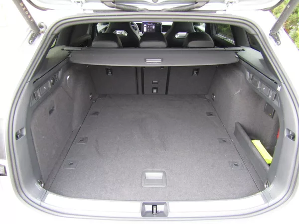 Volkswagen Passat 2.0 TDI 110kW DSG R-Line - foto 26
