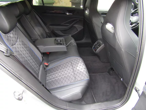 Volkswagen Passat 2.0 TDI 110kW DSG R-Line - foto 29
