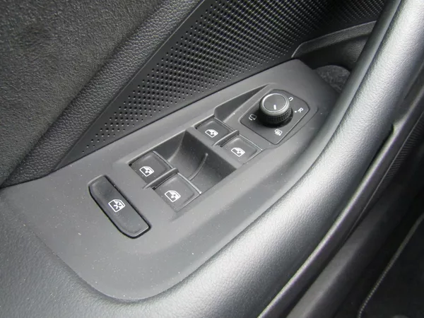 Volkswagen Passat 2.0 TDI 110kW DSG R-Line - foto 35